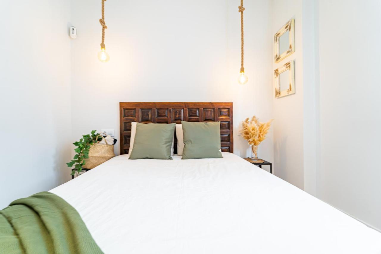 Edsam Madrid Apartments White Ngoại thất bức ảnh